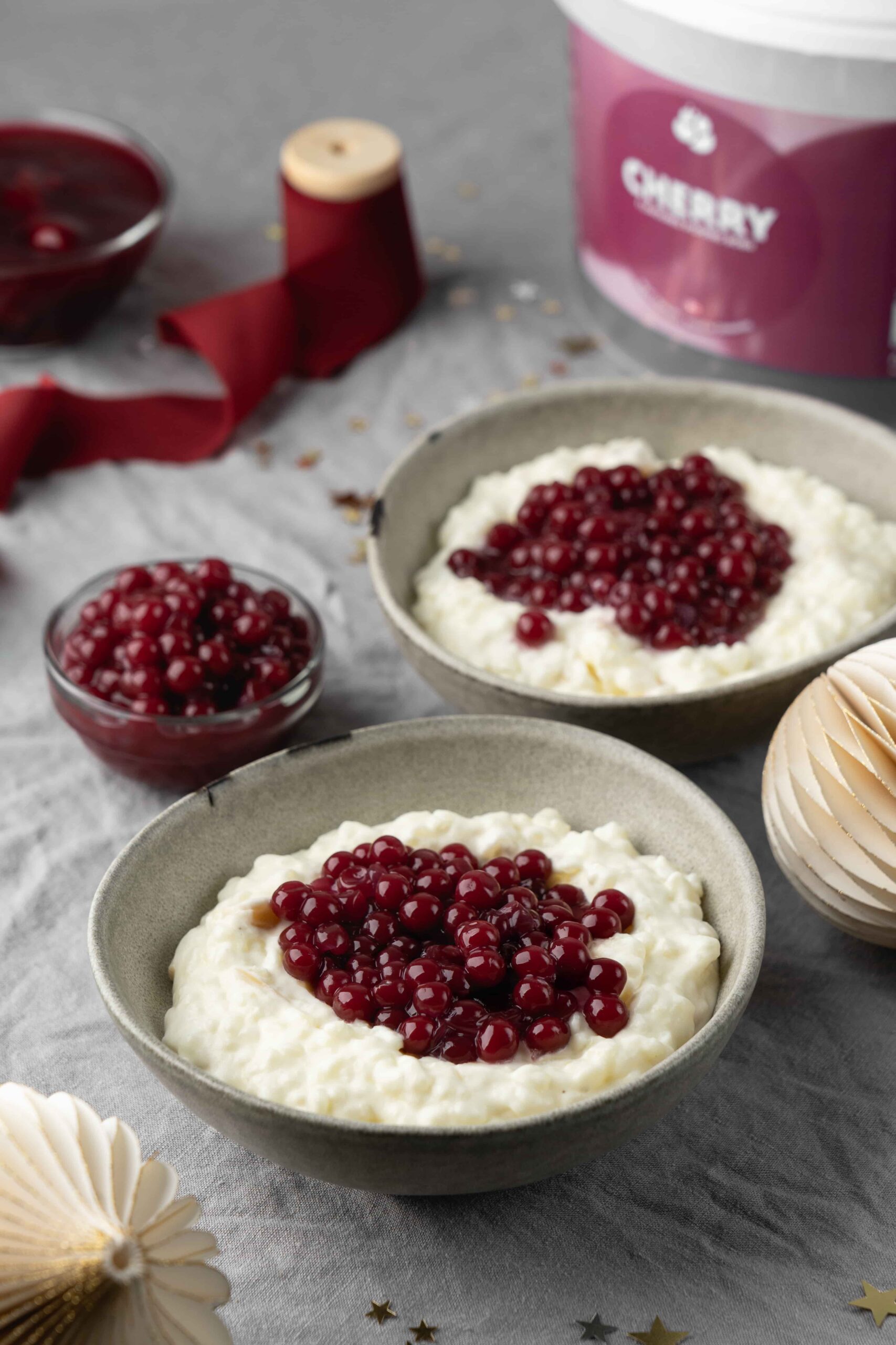 Pudín danés cremoso con Popping Boba de Cereza
